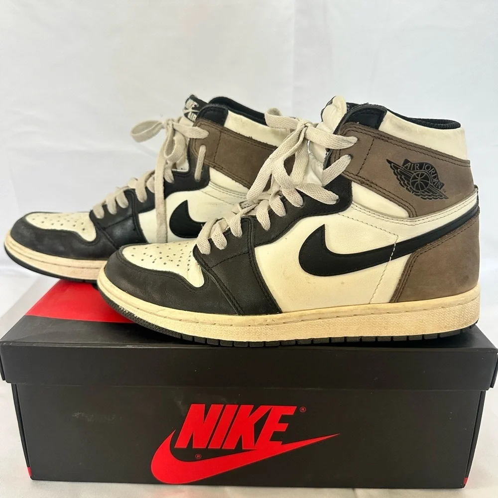 Nike Black and White Sneakers High-Top Design - Picture 3 of 6